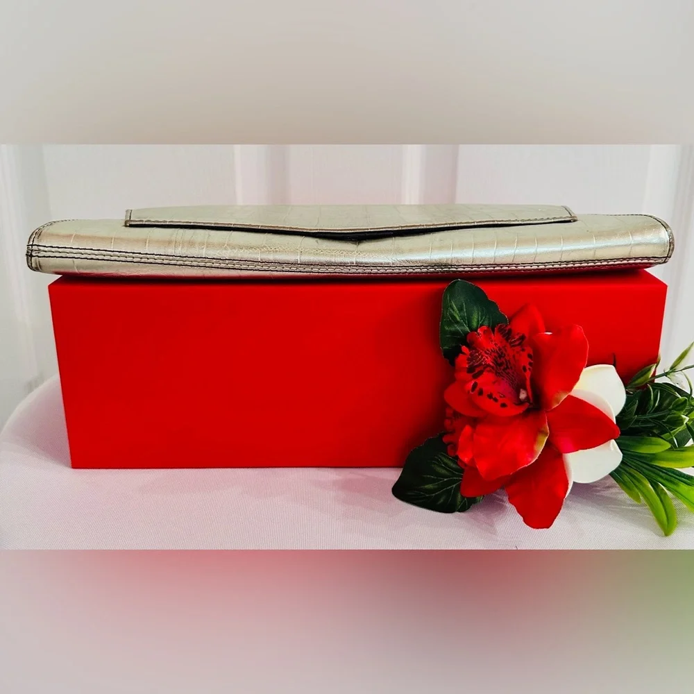 KENNETH COLE ~ Women's gold/silver embossed magnetic closure clutch bag